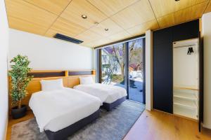 Credence Chalets by HHG