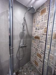 Zeus & Emmanuil Luxury Houses