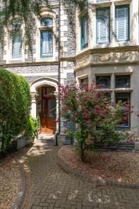 Prime Location Cardiff Pontcanna Modern 2 Bedroom Apartment with Privat Parking