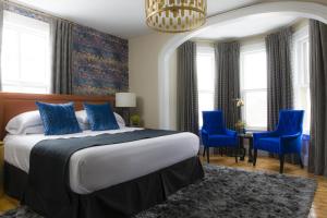 Deluxe King Room room in Gilded