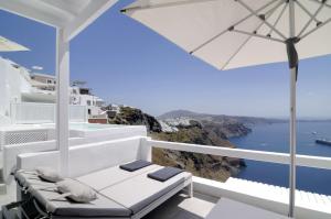 Aqua Mare Luxury Suites Santorini Greece