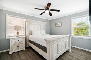 Paradise Palms With Jetted Pool And Private Beach