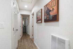 Urban Oasis: San Diego Bungalow Escape