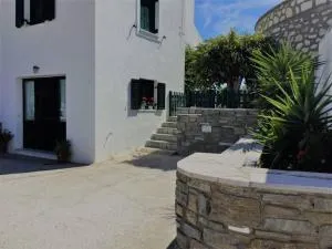 Paros spacious apartment - Dhragoulás