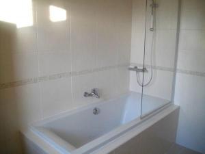 Pavillon au calme avec cheminée près de Gérardmer, Wi-Fi, terrasses et garage - FR-1-589-75