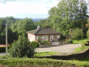 Maisons de vacances Pavillon au calme avec cheminee pres de Gerardmer, Wi-Fi, terrasses et garage - FR-1-589-75 : photos des chambres