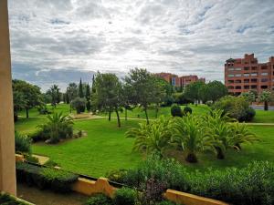 APARTAMENTO DOS DORMITORIOS VISTAS JARDÍN