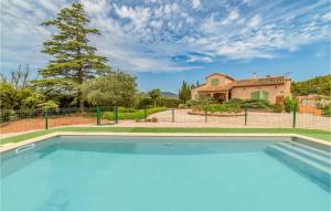 Maisons de vacances Awesome Home In Pierrerue With Wifi, Private Swimming Pool And 3 Bedrooms : photos des chambres