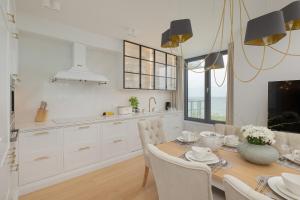 Jantaris Luxury Apartment by the Sea Mielno by Renters Prestige