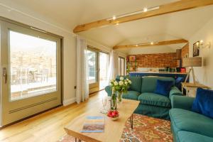 Alde Bay Farm - Oyster Catcher