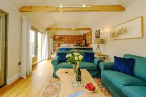 Alde Bay Farm - Oyster Catcher