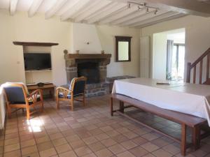 Maisons de vacances Gite Moitron-sur-Sarthe, 4 pieces, 7 personnes - FR-1-410-345 : photos des chambres