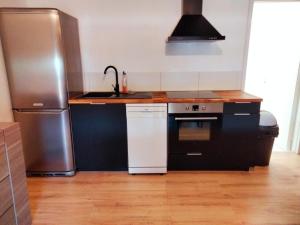 Grand appartement de 3 chambres moderne et spacieux, entièrement meublé