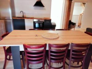 Grand appartement de 3 chambres moderne et spacieux, entièrement meublé