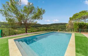 Maisons de vacances Awesome Home In Pierrerue With Wifi, Private Swimming Pool And 3 Bedrooms : photos des chambres