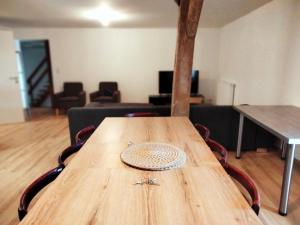 Grand appartement de 3 chambres moderne et spacieux, entièrement meublé