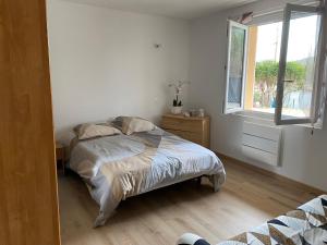 APPARTEMENT Studio neuf bas de villa Gorges du verdon à RIEZ