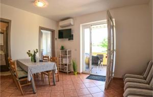 Stunning Apartment In Lovrecica