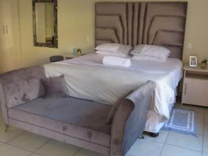 Kgatholoha guest house