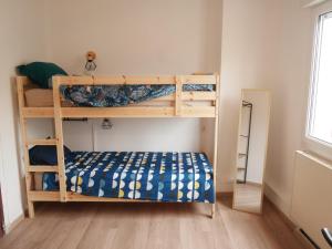 B&B / Chambres d'hotes Le Laurenti : Chambre Quadruple avec Salle de Bains Privative