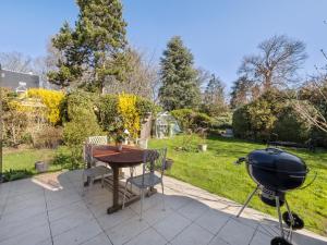 Beau 4 pièces avec grand jardin et tennis proche HEC et INRAE