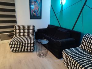 Studio Triangle Divcibare