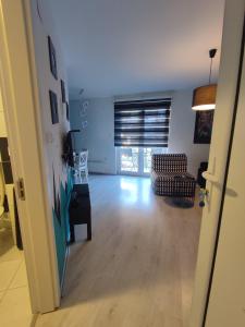 Studio Triangle Divcibare