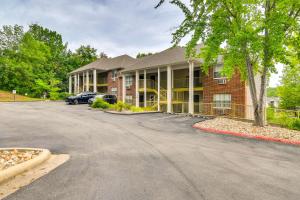 Modern Branson Condo on Thousand Hills Golf Course