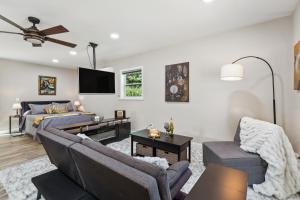 Hickory Hideaway Pet-Friendly Haven with Fire Pit!