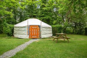 Campings Village de Yourtes : Chambre Triple