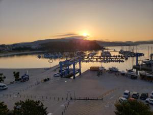 ÁTICO SANXENXO CON TERRAZAS Y VISTAS AL MAR
