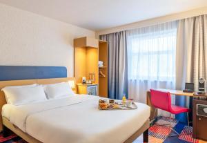 Hotels B&B HOTEL Lyon Nord 4 etoiles : Chambre Double - Accessible aux Personnes à Mobilité Réduite