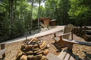 3 Mi to Lake Glenville Smoky Mtn Cabin, Fire Pit - Glenville