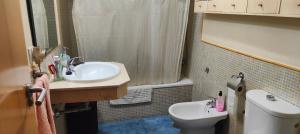 PISO CON VISTAS CERCA FERIA 4 DORM 2 BAÑOS, AIRE ACOND. GARAJE