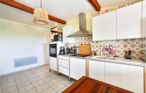 Maisons de vacances Nice Home In Mauguio With Wifi And 2 Bedrooms : photos des chambres