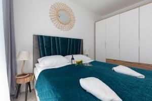 Royal Waves Resort & SPA - Apartment with Parking by Renters