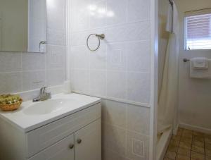Suite room in Charm Motel & Suites