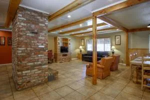 Charm Motel & Suites - Chester