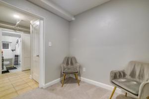 Washington, DC, Area Apartment Less Than 2 Mi to Subway!