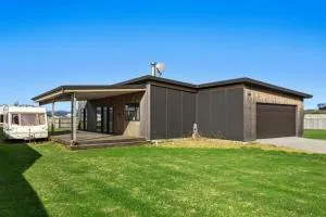 Beach Bach on Boulevard - Waihau Bay