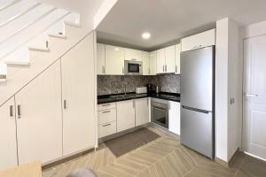 Apartment Playa Las Vistas 2 with breathtaking sea view, only 100 m to the sea, heated pool, aircondition for a fee, wifi