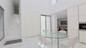 Villa BEA - Clever Details, Luxury, Golf views, Sleeps 10