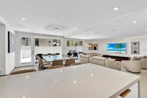 Luxury 5BR Family Condo in Beachfront Resort with Private Pool