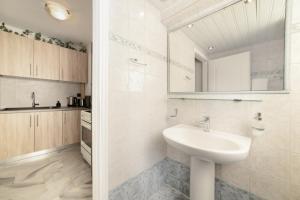 Studio Apartment 5, Unique Location - Sea View