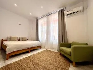 Apartament la casă în Centrul Orăștiei - Aurel Vlaicu Apartament la casă în Centrul Orăștiei - Aurel Vlaicu