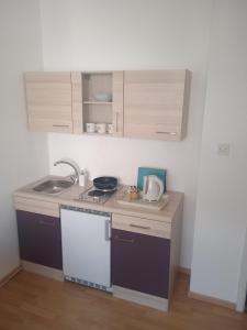 Seaview Apartment Maki with 2 bedrooms a private balcony and parking garage