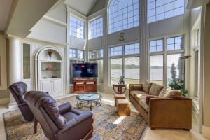 Jackson Lakefront Getaway Boat Dock, Porch, Patio