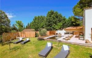 Maisons de vacances Beautiful Home In Vagnas With Wifi, Private Swimming Pool And 5 Bedrooms : Maison de Vacances 5 Chambres