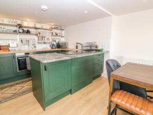 16 Arwenack Street