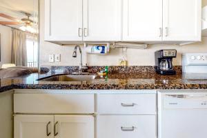 La Internacional Condominiums #203